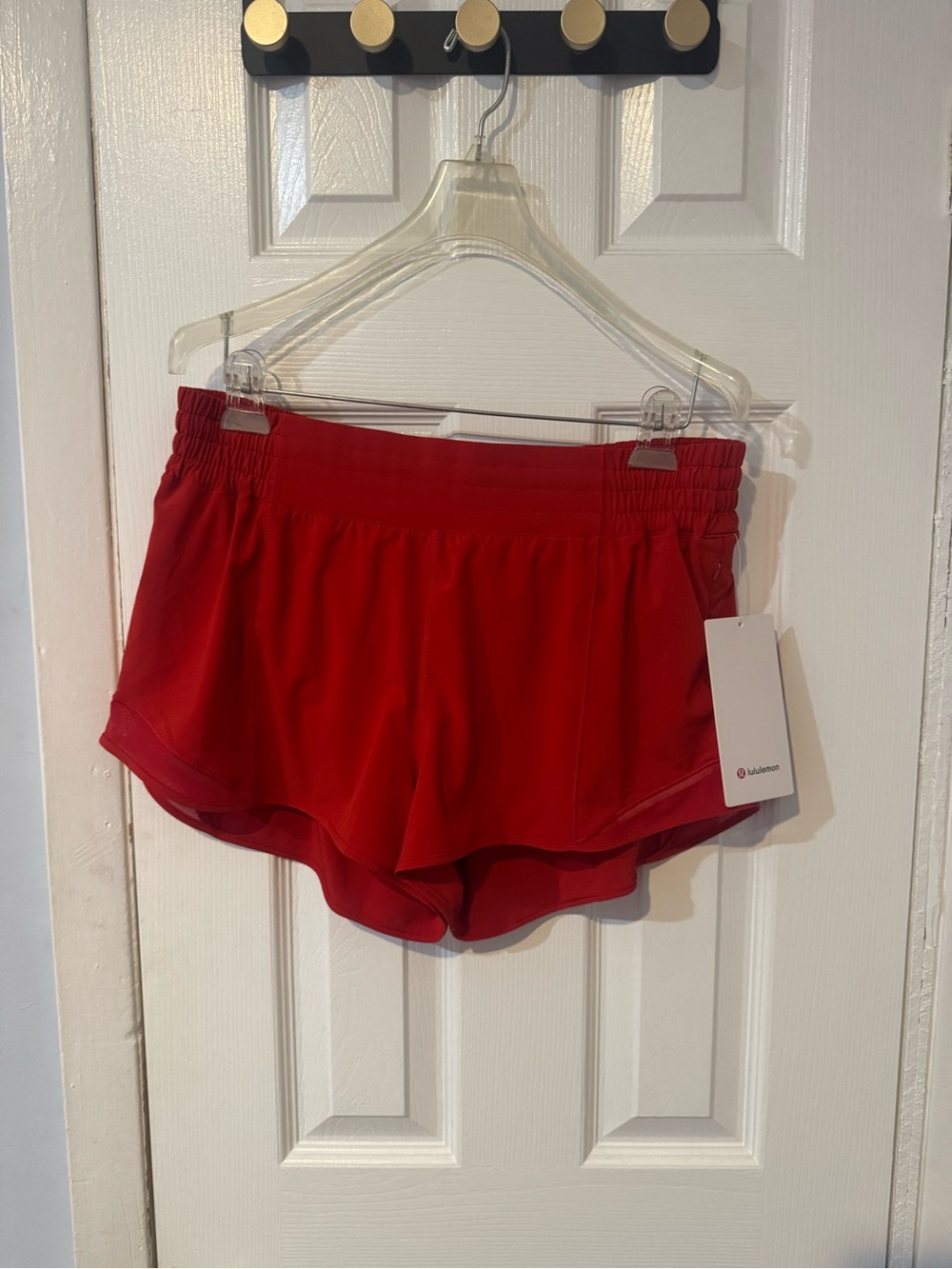 NWT Lululemon Hotty Hot 2.5 inch lined shorts